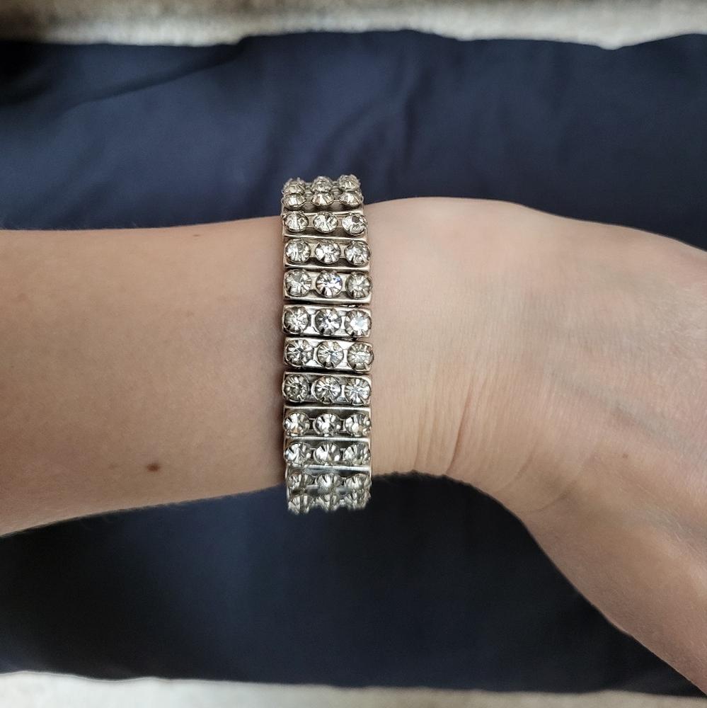 Vintage Articulated Rhinestone Stretch Bracelet! - Picture 3 of 8